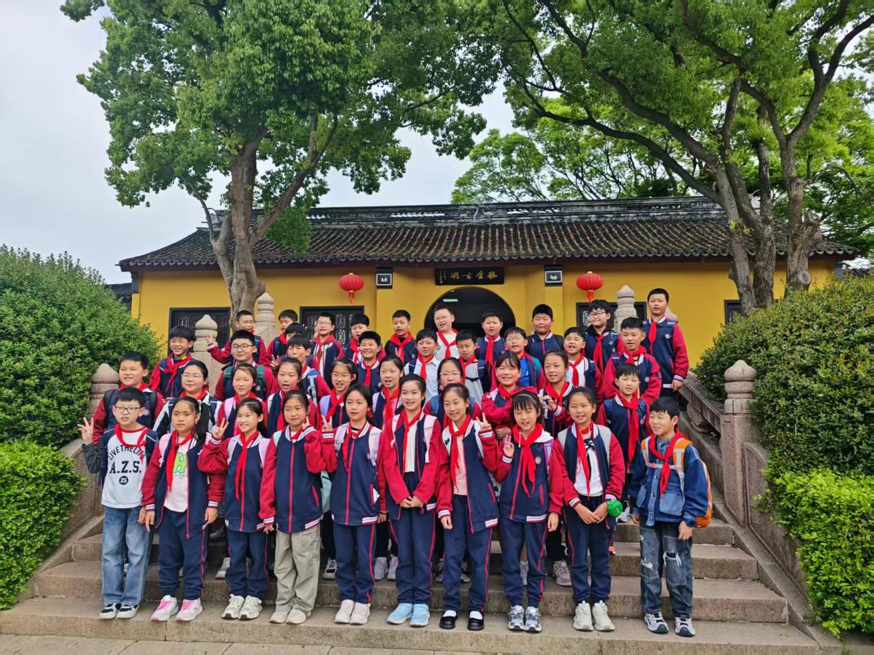 春风伴我行 实践润童心